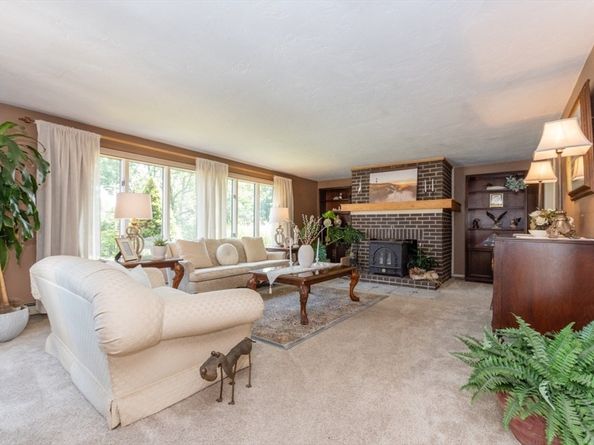 50 Prospect Ave, Hull MA 02045