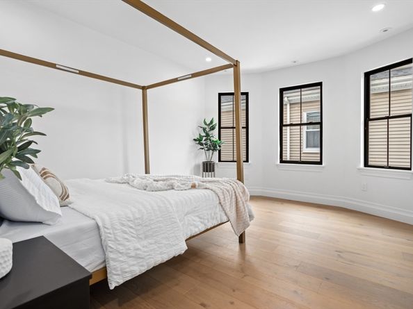 233 Powder House Blvd, Somerville MA 02144