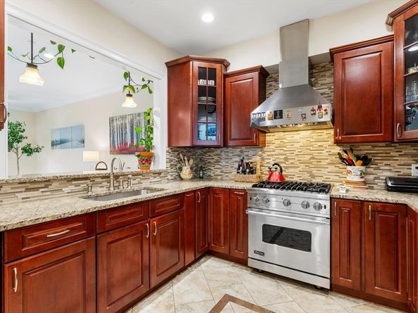 129 Cambridge St 1, Burlington MA 01803