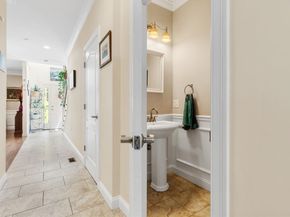 129 Cambridge St 1, Burlington MA 01803