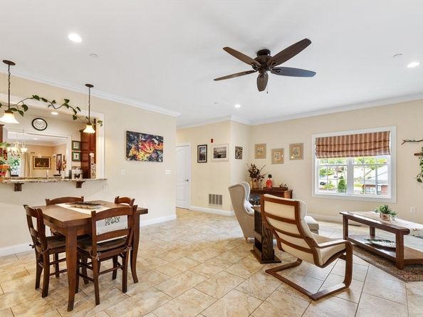 129 Cambridge St 1, Burlington MA 01803