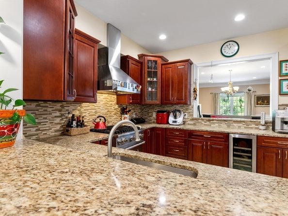 129 Cambridge St 1, Burlington MA 01803