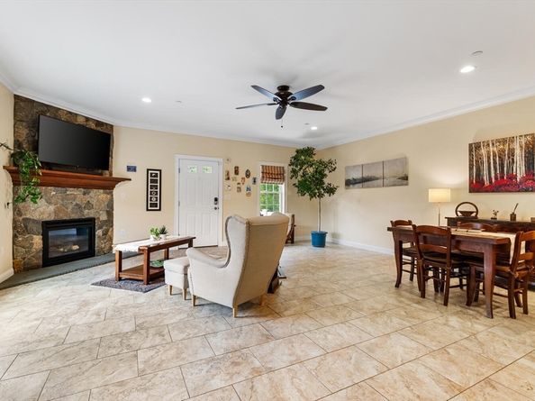 129 Cambridge St 1, Burlington MA 01803
