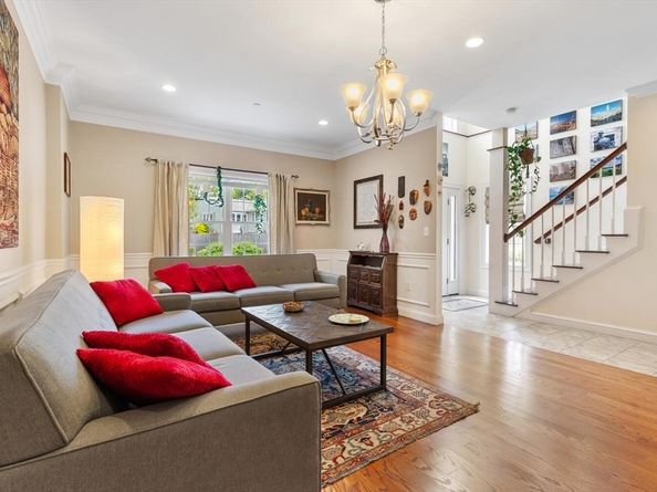 129 Cambridge St 1, Burlington MA 01803