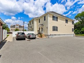 129 Cambridge St 1, Burlington MA 01803