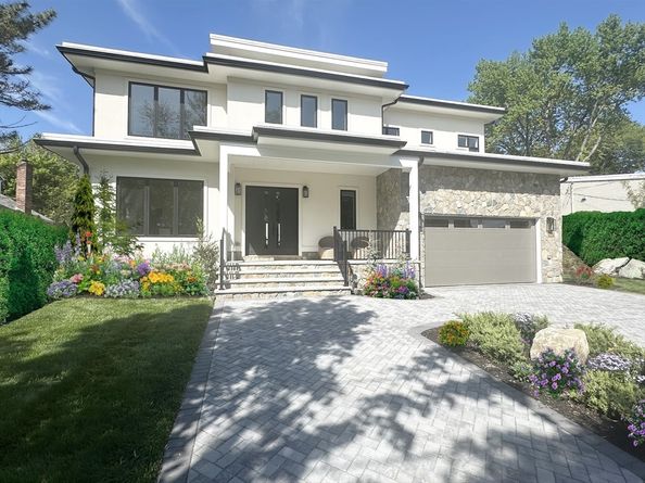 55 June Ln, Newton MA 02459