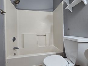 80 Stanton St 34, Worcester MA 01605