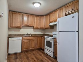 80 Stanton St 34, Worcester MA 01605
