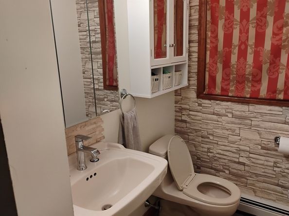 9 Packard Rd, Milford MA 01757