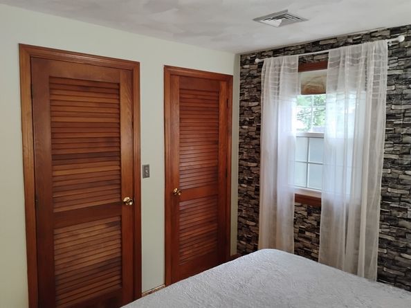 9 Packard Rd, Milford MA 01757
