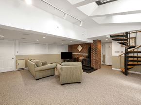 9 Short St, Boston MA 02129
