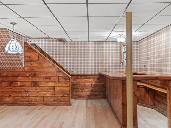 17 Pearl Road, Nahant MA 01908