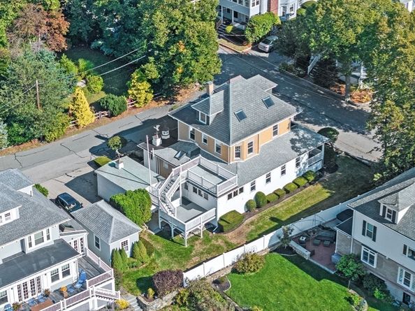 17 Pearl Road, Nahant MA 01908