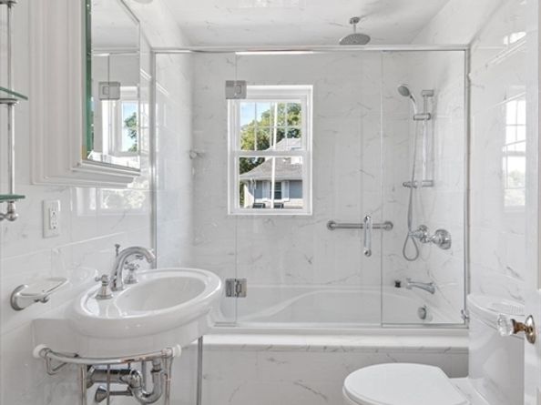 17 Pearl Road, Nahant MA 01908