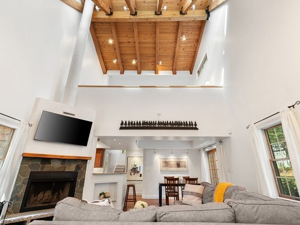 18 Greenwood St, Lexington MA 02421