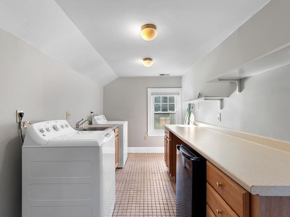 77 Bennett St 2, Boston MA 02135