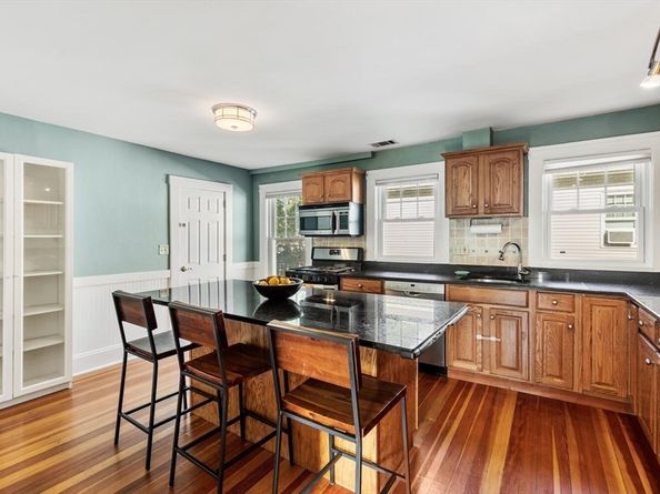 77 Bennett St 2, Boston MA 02135