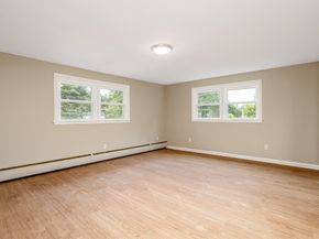 477 Salisbury St, Worcester MA 01609