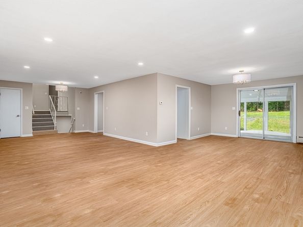 477 Salisbury St, Worcester MA 01609