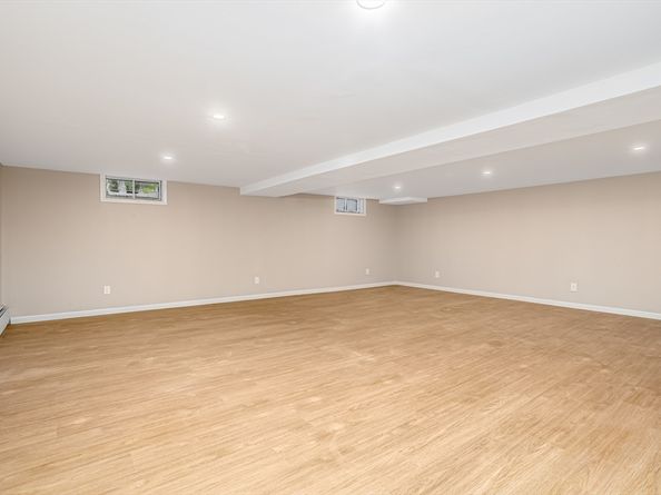 477 Salisbury St, Worcester MA 01609