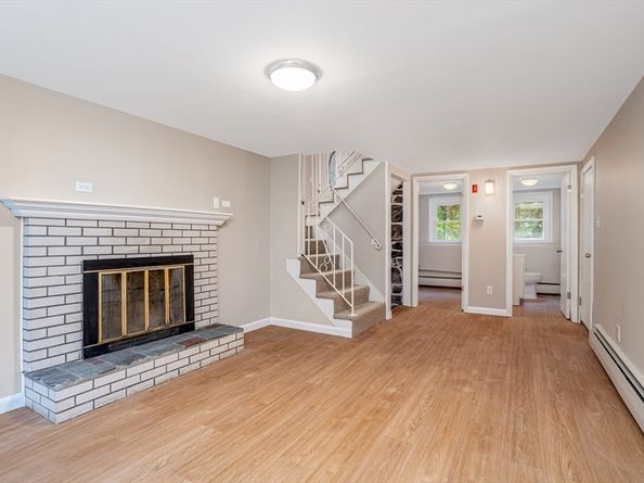 477 Salisbury St, Worcester MA 01609