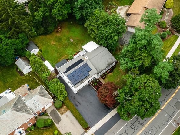 477 Salisbury St, Worcester MA 01609