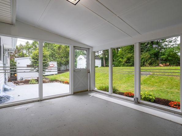 477 Salisbury St, Worcester MA 01609