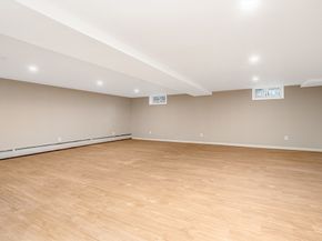 477 Salisbury St, Worcester MA 01609