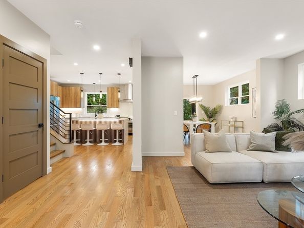 79 Charles St, Arlington MA 02474