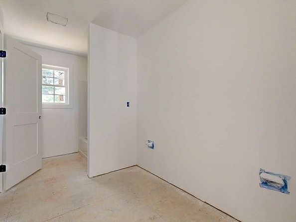 4 Barrows Rd, Worcester MA 01609