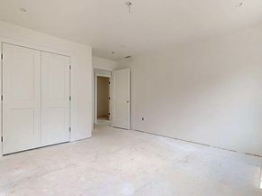 4 Barrows Rd, Worcester MA 01609