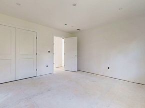 4 Barrows Rd, Worcester MA 01609