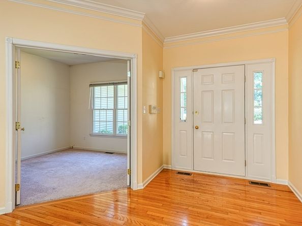 7 Stonegate Ln 7, Bedford MA 01730