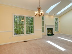 7 Stonegate Ln 7, Bedford MA 01730