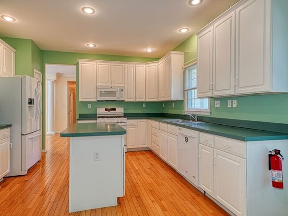 7 Stonegate Ln 7, Bedford MA 01730