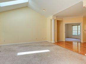 7 Stonegate Ln 7, Bedford MA 01730