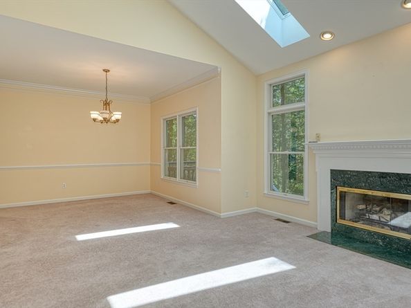 7 Stonegate Ln 7, Bedford MA 01730