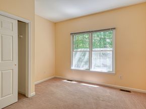 7 Stonegate Ln 7, Bedford MA 01730