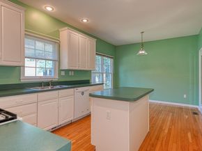 7 Stonegate Ln 7, Bedford MA 01730