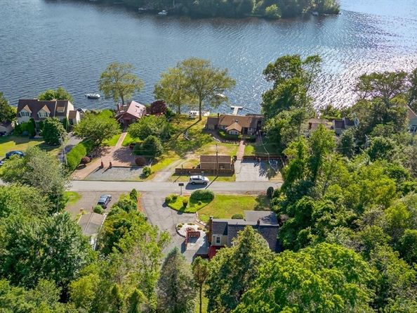 120 Hackett Ave, Lakeville MA 02347