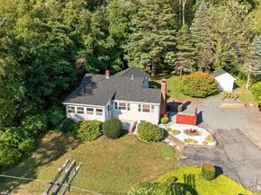 120 Hackett Ave, Lakeville MA 02347