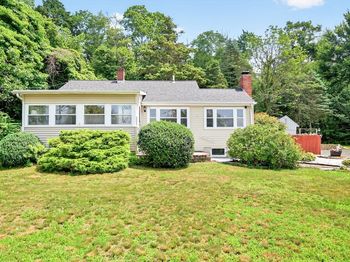 120 Hackett Ave