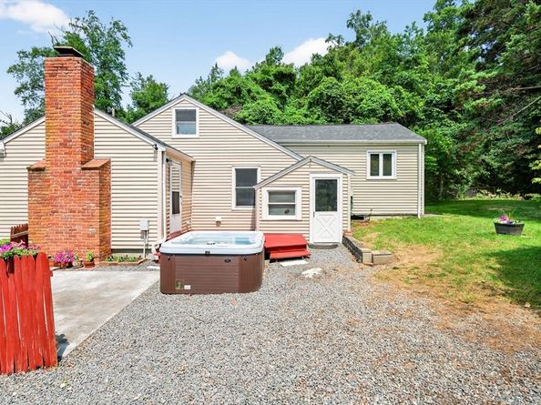 120 Hackett Ave, Lakeville MA 02347