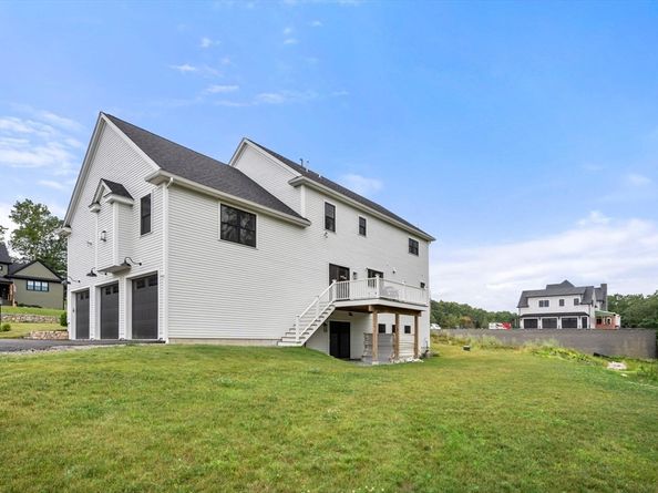 15 Couture Way, Middleton MA 01949