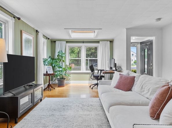 108 Needham St, Dedham MA 02026