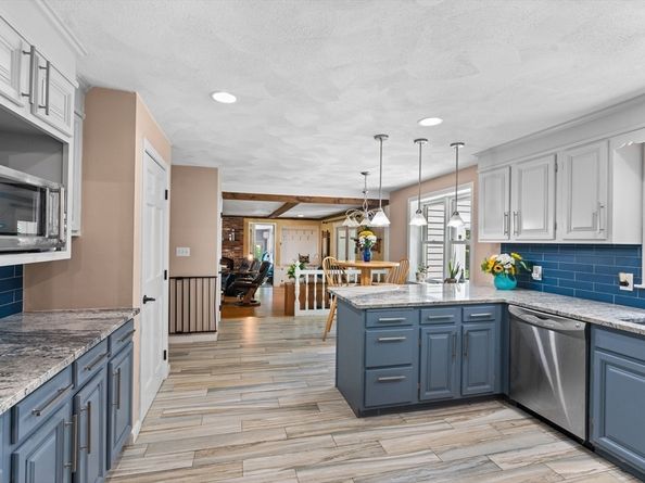 3 Stonehill Rd, Marlborough MA 01752
