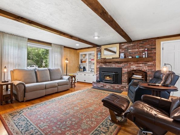3 Stonehill Rd, Marlborough MA 01752