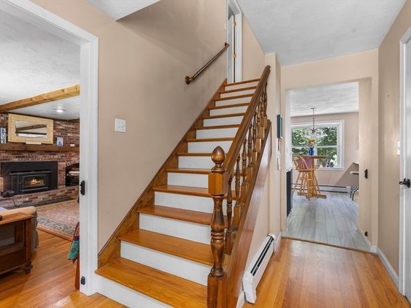 3 Stonehill Rd, Marlborough MA 01752