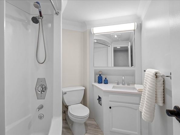 73 Broad Reach T41C, Weymouth MA 02191