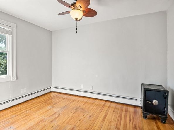 1 Ocean Ave, Salem MA 01970